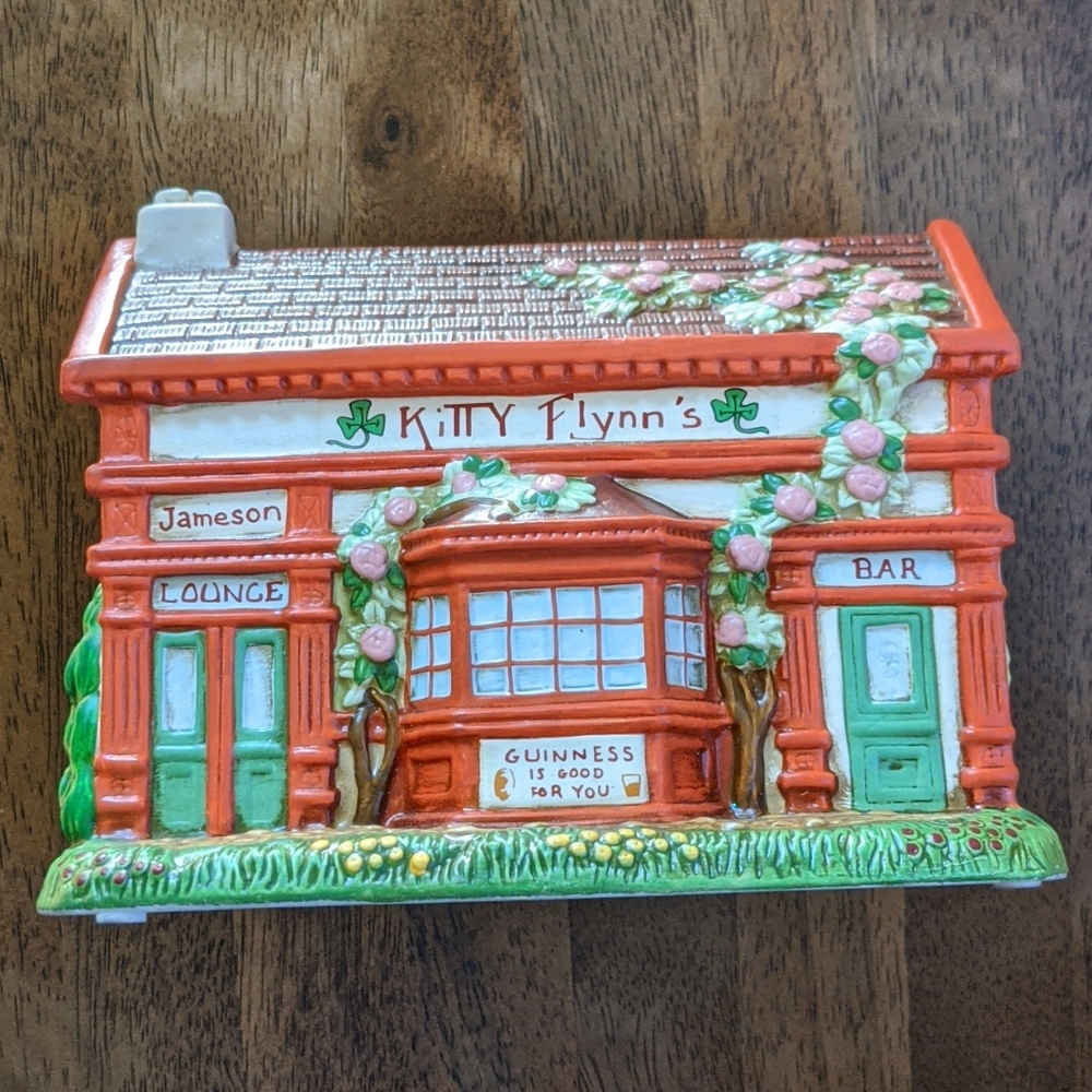1996 Lefton China Kitty Flynn's House Music Box